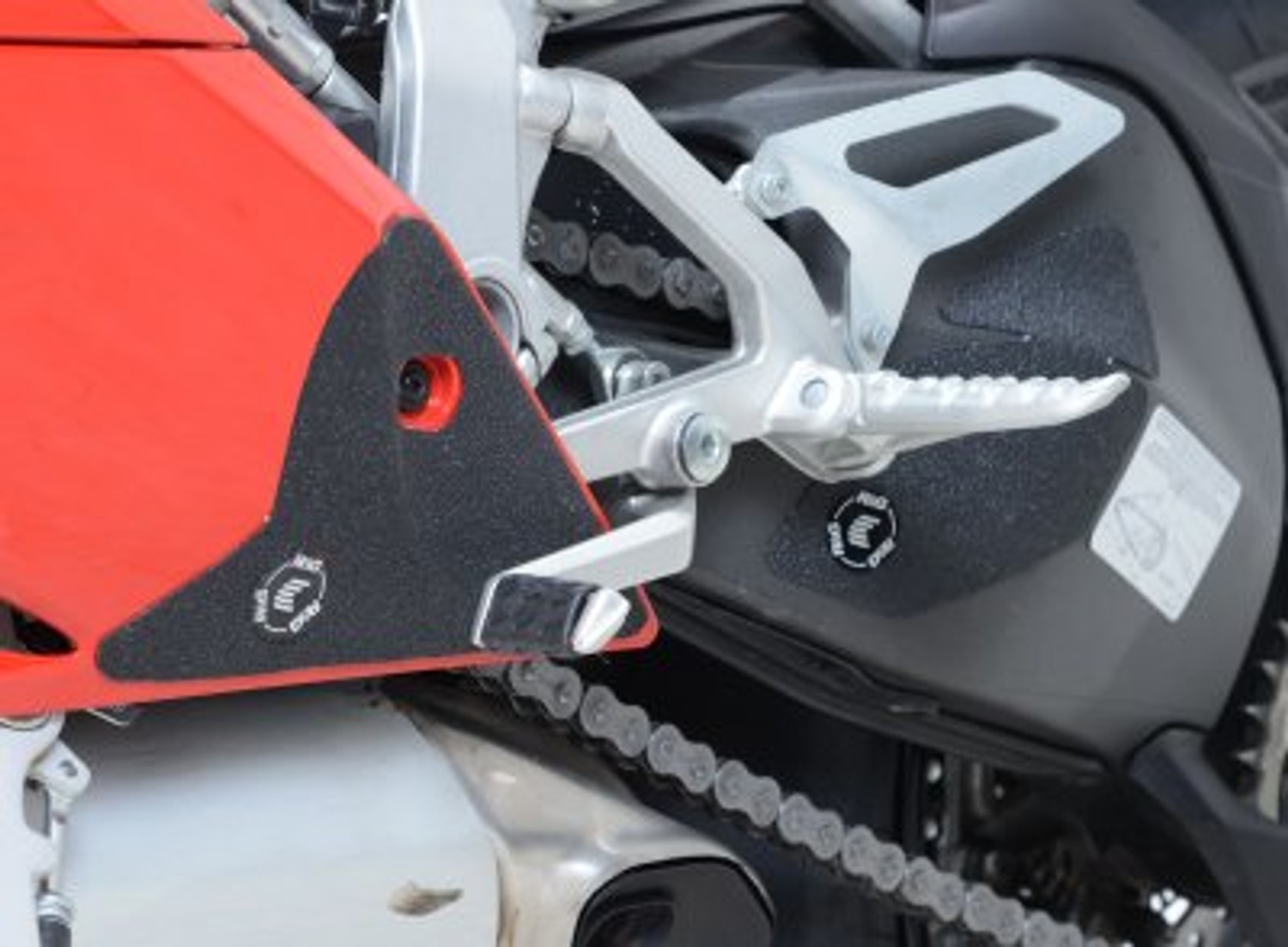 R&G Racing Boot Guard 2-piece for Ducati 1199 Panigale '12-'19, 1299 Panigale '06-'19 R&G Racing Boot Guard 2-piece for Ducati 1199 Panigale '12-'19, 1299 Panigale '06-'19